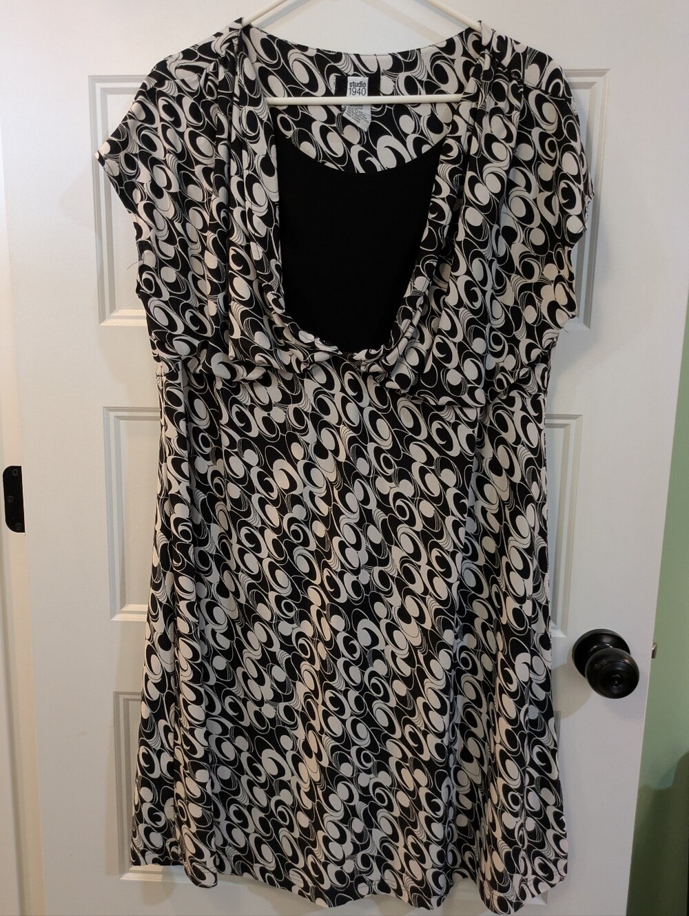 Studio 1940 Black and White Geometric Midi Dress